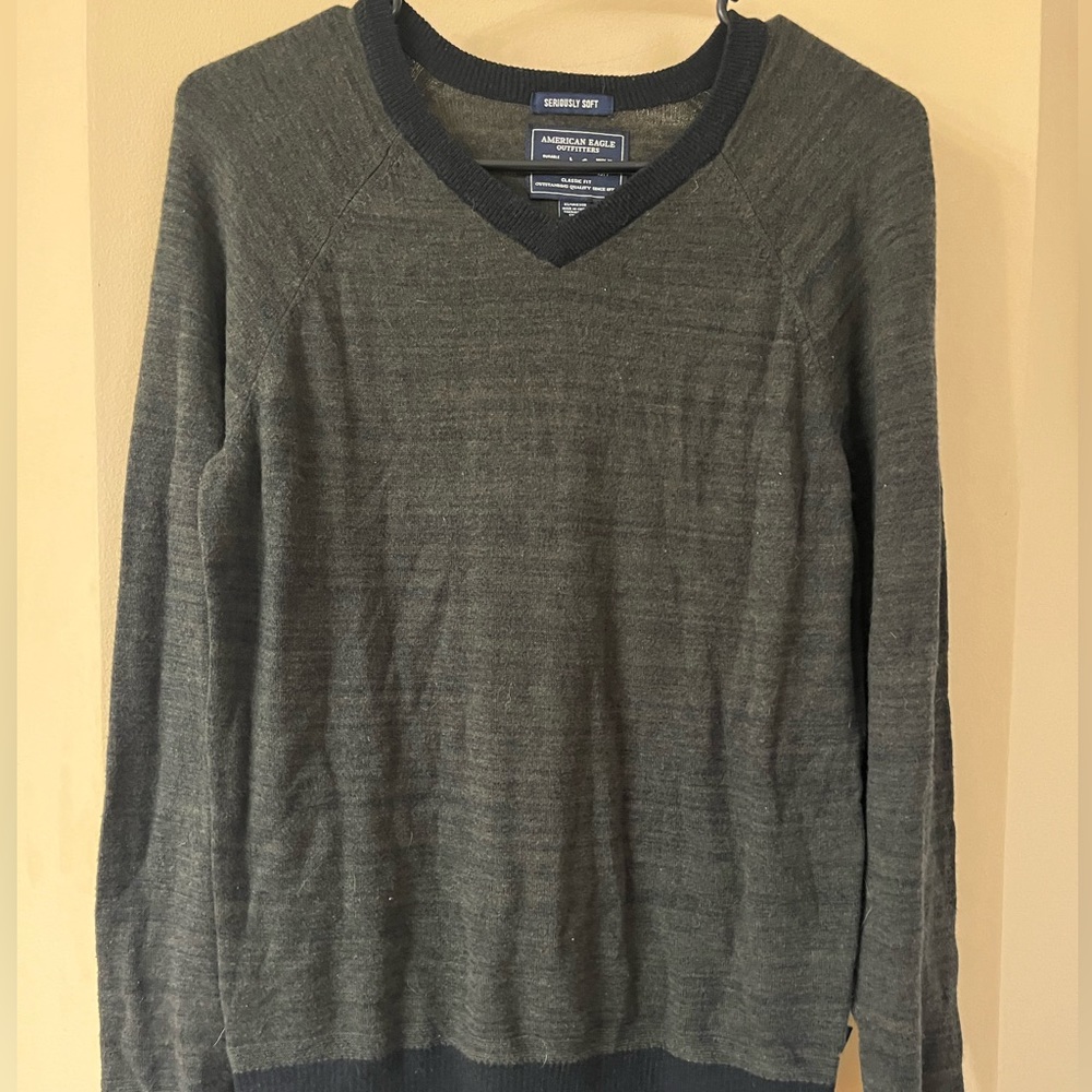 American Eagle sweater